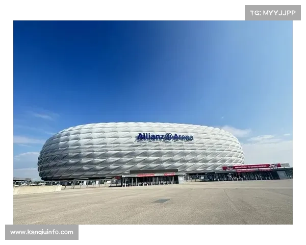 安联球场灯光秀迎圣诞，球迷家庭日活动爆满